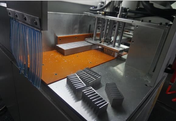 【廈門】鋁合金散熱器高精密鋸切，用鄧氏全封閉分離式切鋁機(jī)