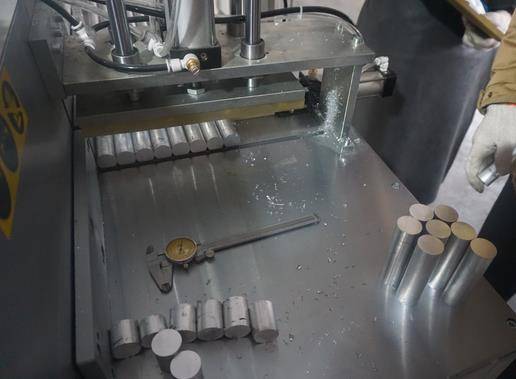 直徑25mm小鋁棒切割機(jī)，解決汽車配件廠牛總的煩惱